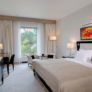 Castle Hill View Guest room 1 King